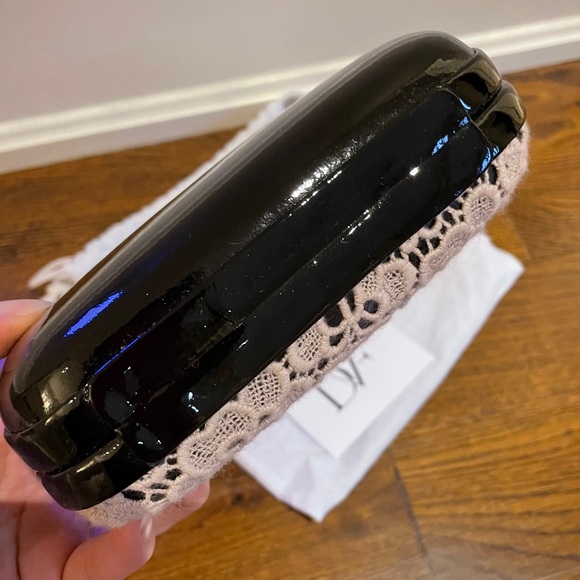 diane von furstenberg clutch - Picture 3 of 9